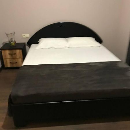 Room Studio 1 Tbilisi ภายนอก รูปภาพ